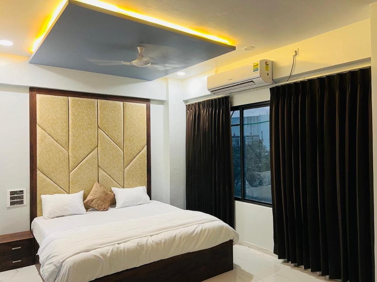 Hotel New City Light Сурат Екстериор снимка