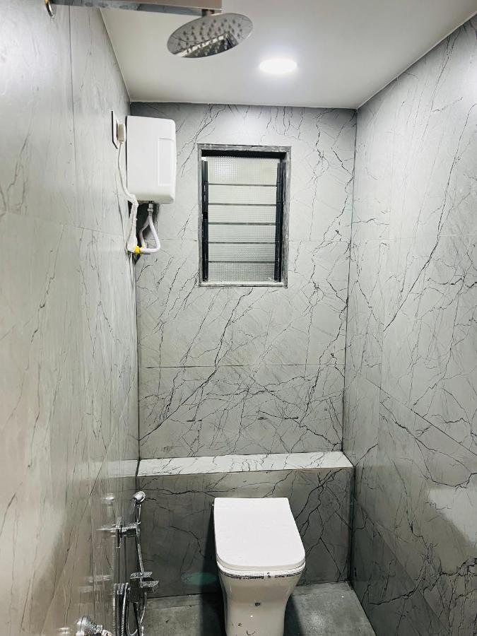 Hotel New City Light Сурат Екстериор снимка