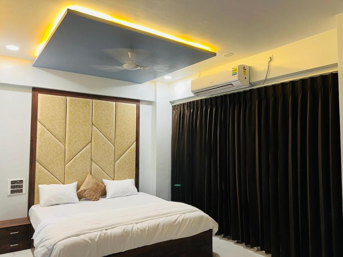 Hotel New City Light Сурат Екстериор снимка